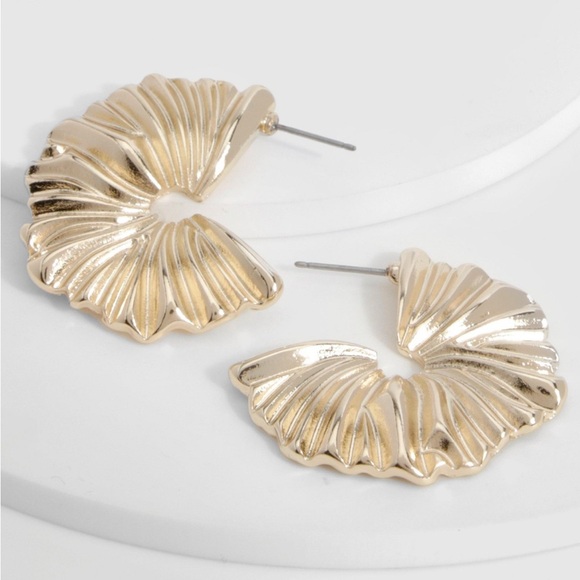 Boohoo Floral Hoops - Picture 3 of 4